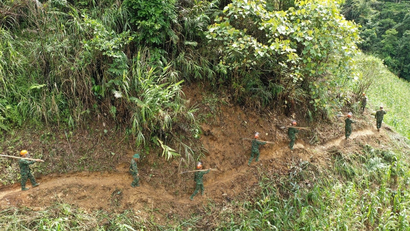 Trên đường hành quân.