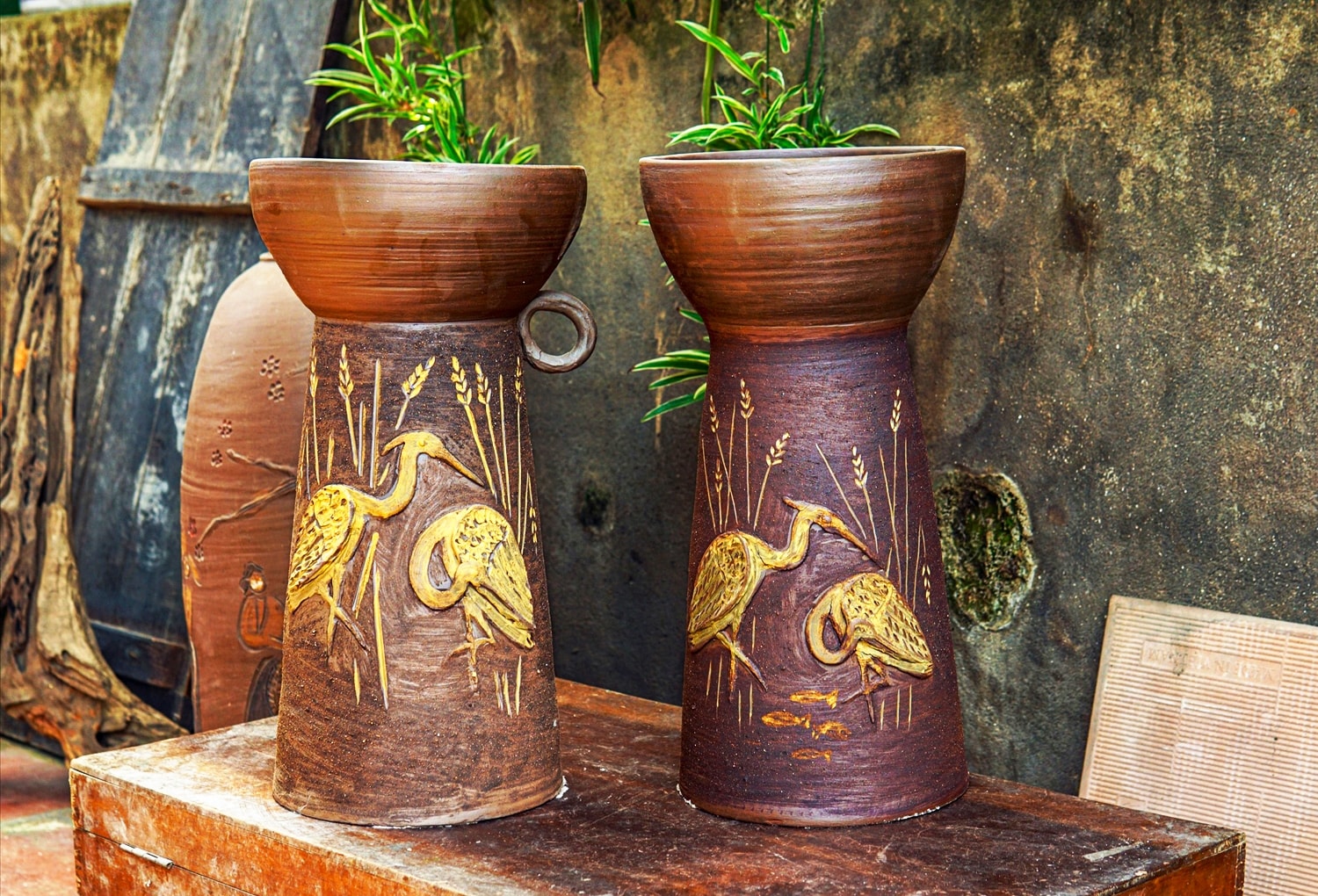 Ngày nay, các sản phẩm gốm Hương Canh trở thành những tác phẩm trang trí không gian rất ấn tượng