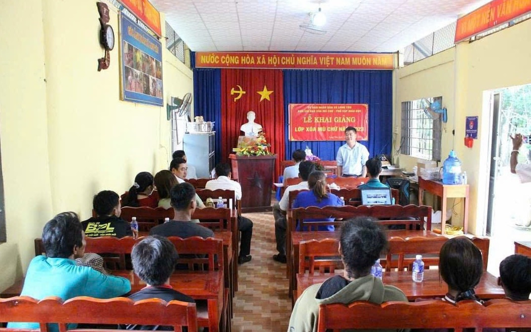 Lớp xoá mùa chữ có 40 học viên đăng ký đi học, hầu hết là đồng bào DTTS