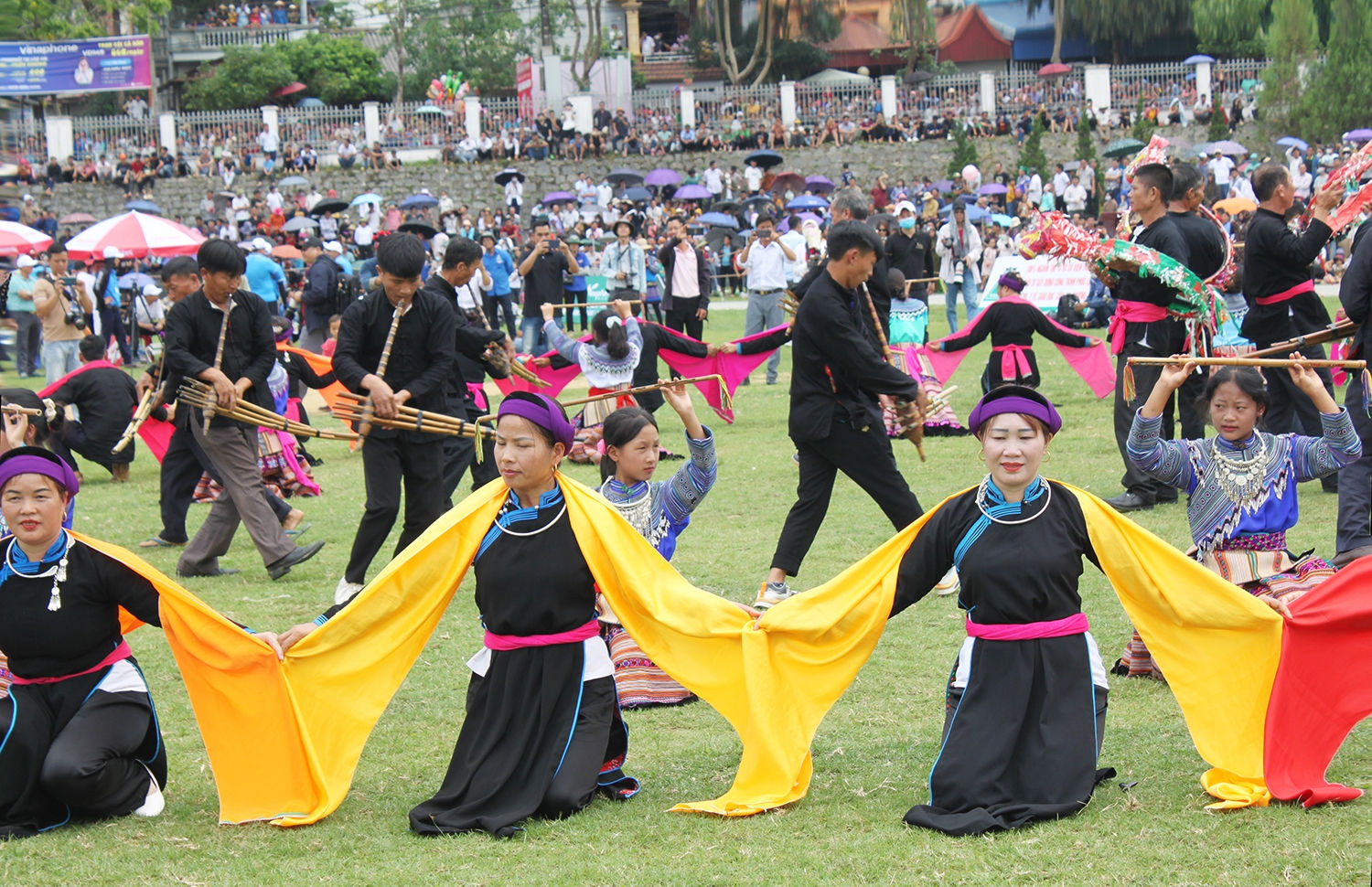 Tại các sự kiện, hoạt động như Festival Bắc Hà, điệu Xòe luôn để lại ấn tượng với du khách 