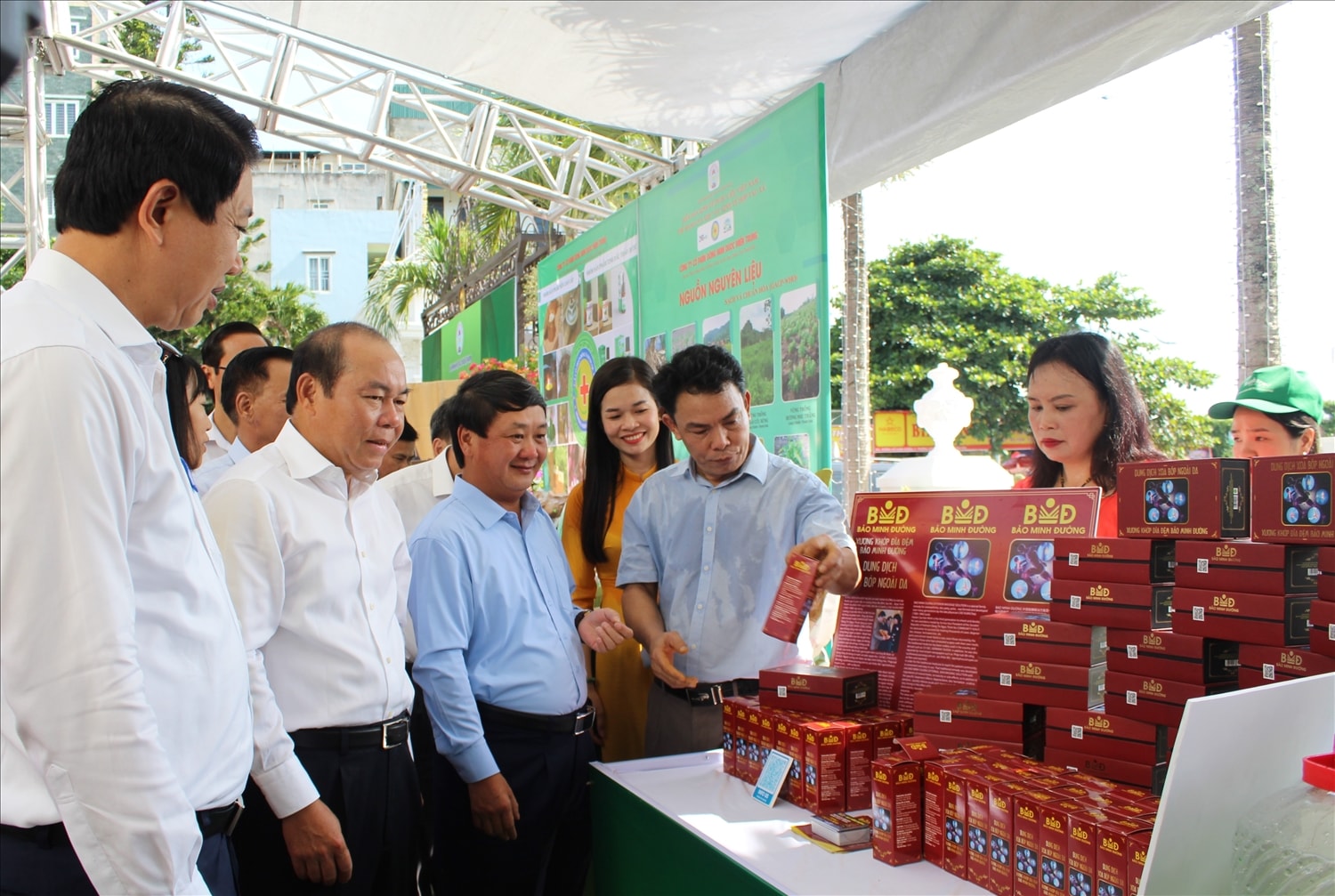 Gian hàng sản phẩm dược liệu Bảo Minh Đường của tỉnh Quảng Ninh Gian hàng sản phẩm dược liệu Bảo Minh Đường của tỉnh Quảng Ninh
