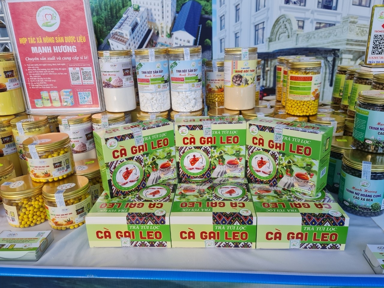 Triển lãm thu hút hàng nghìn sản phẩm dược liệu thô, tinh chế và các dược phẩm sản xuất Triển lãm thu hút hàng nghìn sản phẩm dược liệu thô, tinh chế và các dược phẩm sản xuất