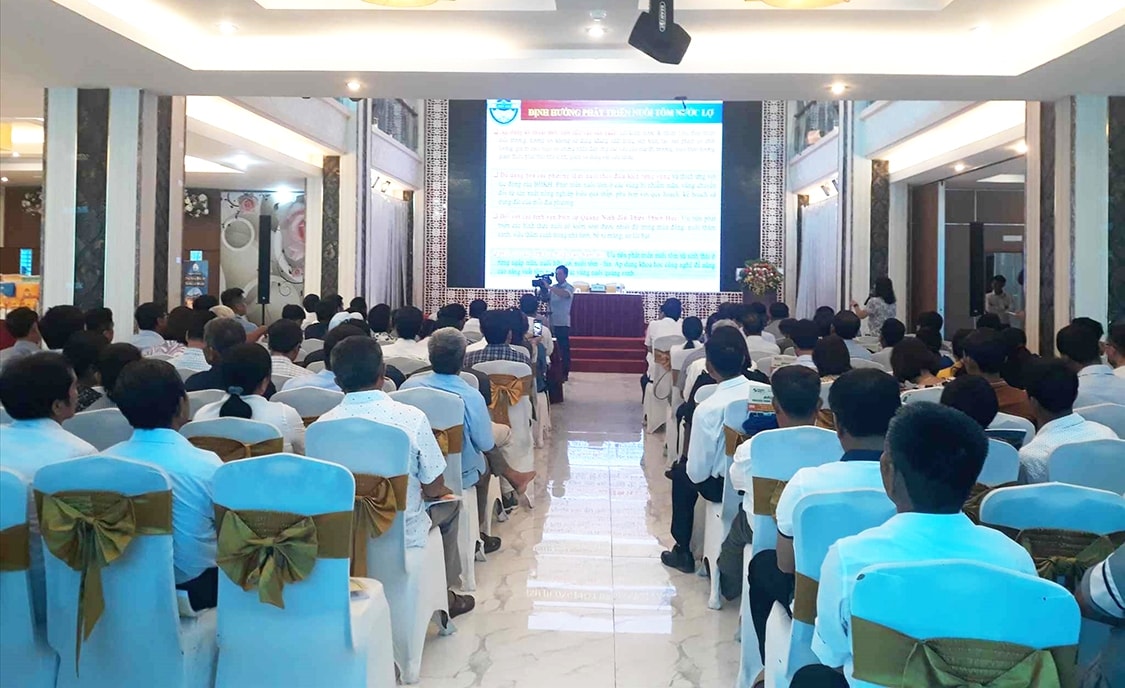 Diễn đàn thu hút được sự quan tâm của nhiều nhà khoa học, hộ nông dân nuôi tôm ở khu vực Duyên hải Miền Trung Diễn đàn thu hút được sự quan tâm của nhiều nhà khoa học, hộ nông dân nuôi tôm ở khu vực Duyên hải Miền Trung
