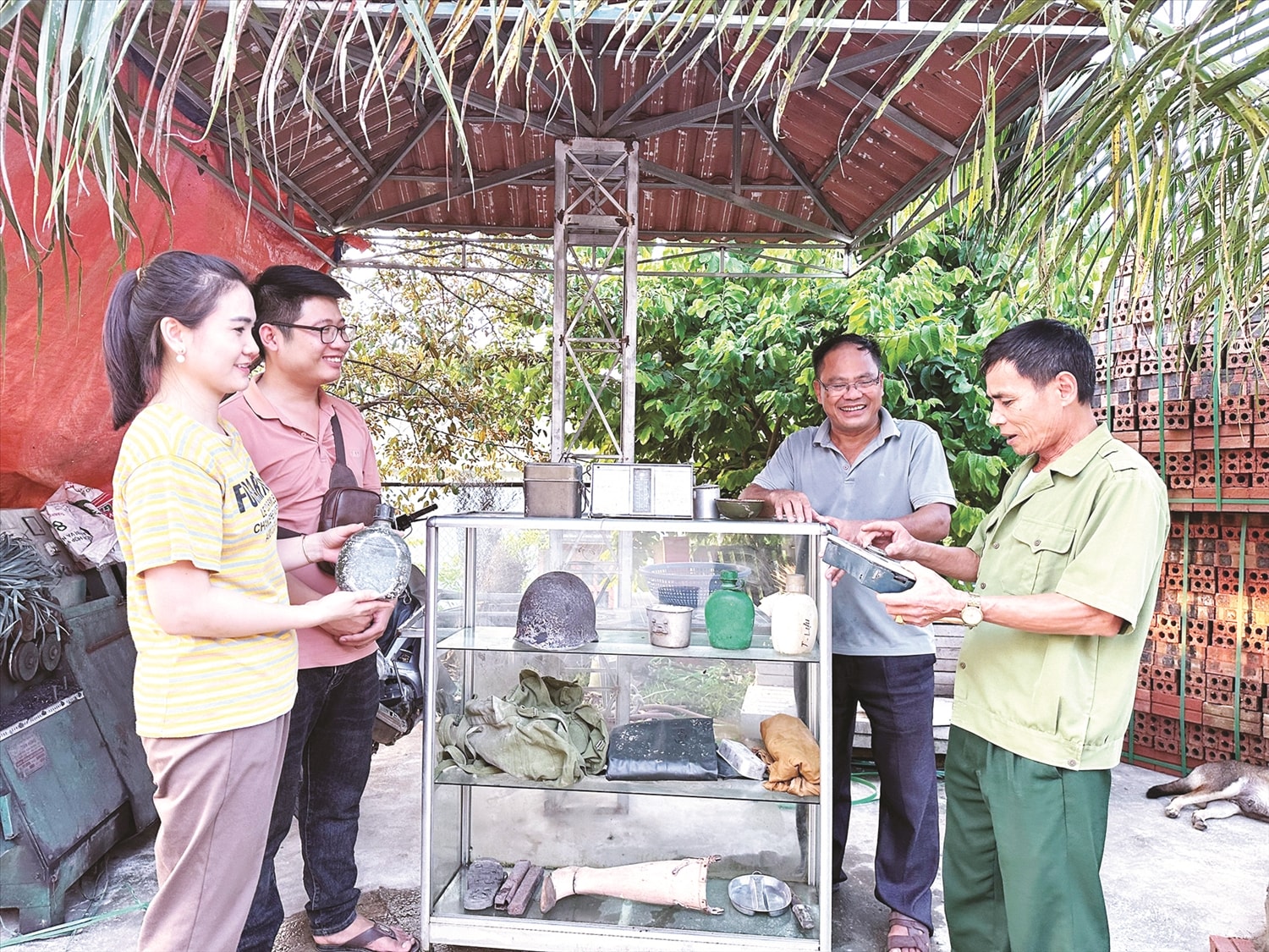 Kỷ vật chiến trường của Hội Thương binh xã Hồng Lạc, huyện Sơn Dương. Kỷ vật chiến trường của Hội Thương binh xã Hồng Lạc, huyện Sơn Dương.