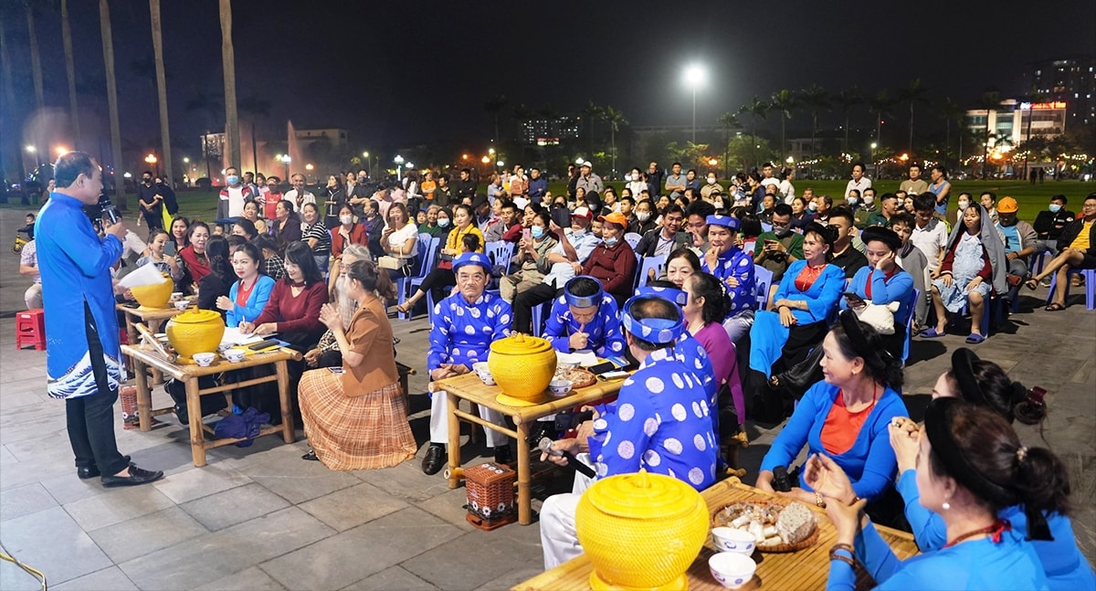 Không gian diễn xướng của dân ca ví, giặm Nghệ Tĩnh đang ngày càng 