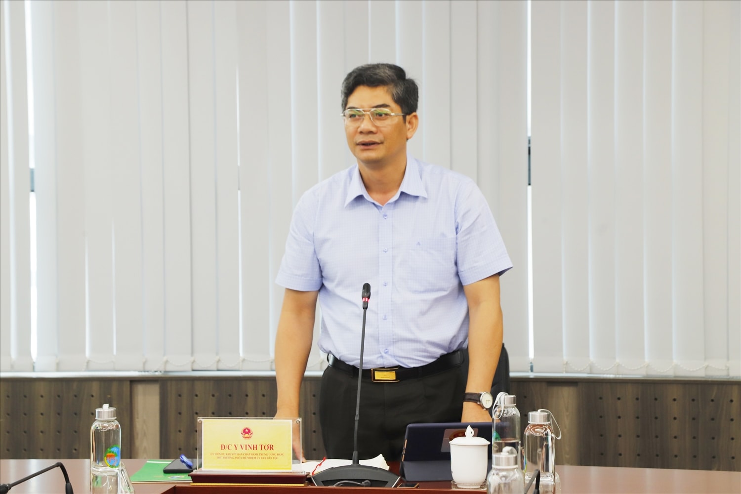 Thứ trưởng, Phó Chủ nhiệm UBDT Y Vinh Tơr chủ trì cuộc họp Thứ trưởng, Phó Chủ nhiệm UBDT Y Vinh Tơr chủ trì cuộc họp