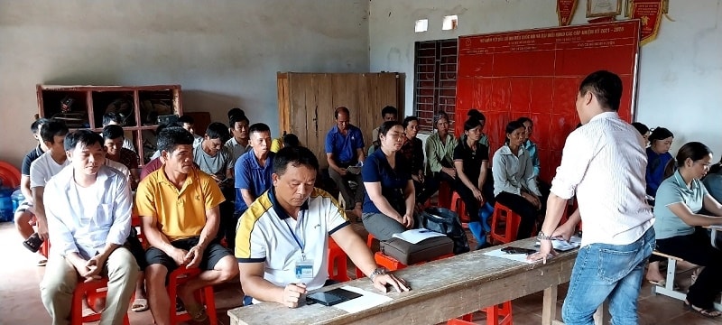 Các học viên tham gia lớp chăn nuôi lợn (Ảnh Gia Lượng)