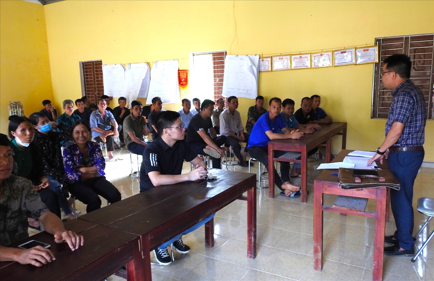 Một buổi họp lấy ý kiến Nhân dân về phát triển sản xuất, chăn nuôi do UBND xã Bắc Thủy tổ chức Một buổi họp lấy ý kiến Nhân dân về phát triển sản xuất, chăn nuôi do UBND xã Bắc Thủy tổ chức