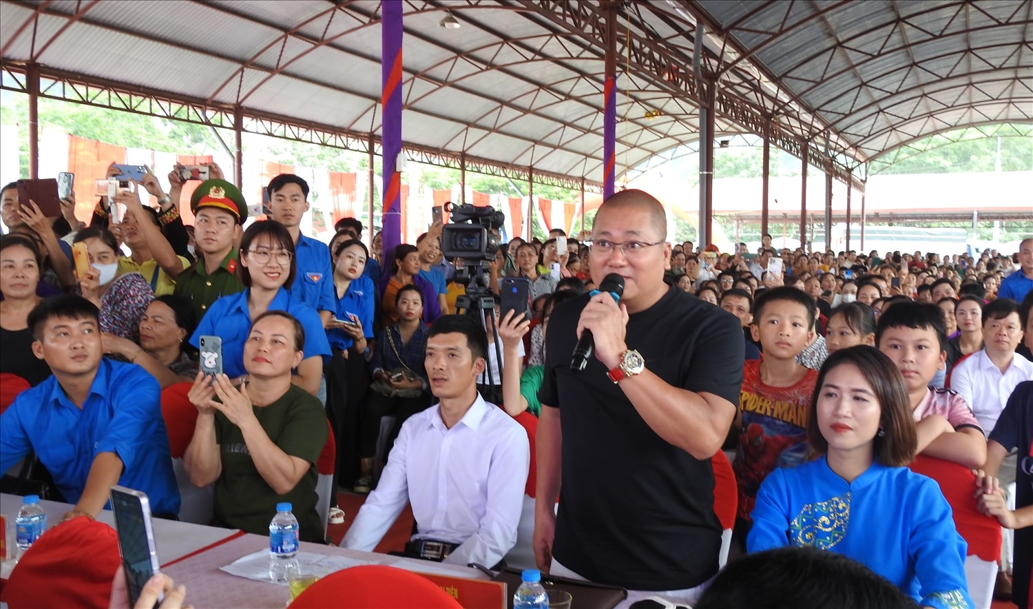 Các đại biểu tham gia đấu gia na