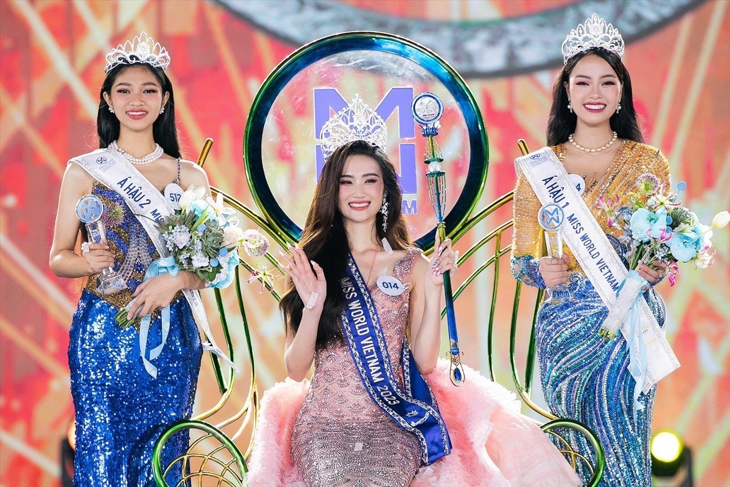 Sau đăng quang Hoa hậu Thế giới Việt Nam 2023, Huỳnh Trần Yến Nhi vướng phải làm sóng phản đối, yêu cầu tước vương miện vì những phát biểu 