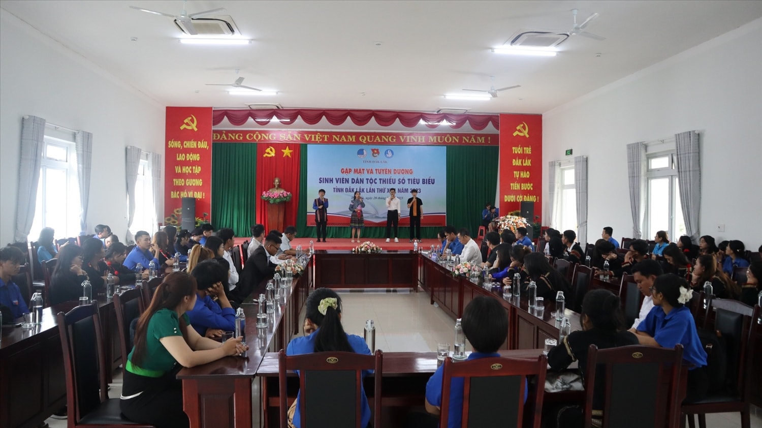 Quang cảnh buổi gặp mặt