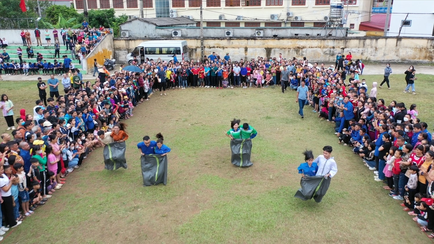 Bà con dân tộc trên địa bàn huyện Chi Lăng tham gia Lễ hội truyền thống mùng 10 tháng Giêng 