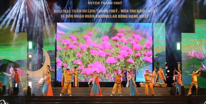 “Du lịch Thanh Thủy – Tinh hoa nghỉ dưỡng vùng Đất Tổ” đã diễn ra thành công tốt đẹp. “Du lịch Thanh Thủy – Tinh hoa nghỉ dưỡng vùng Đất Tổ” đã diễn ra thành công tốt đẹp.