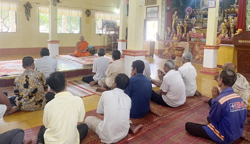 Một buổi sinh hoạt tôn giáo của người Khmer ở chùa Prey Chóp tại thị xã Vĩnh Châu, tỉnh Sóc Trăng.