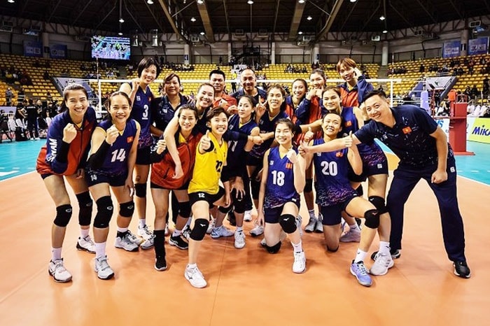 Tuyển bóng chuyền nữ ăn mừng chiến thắng ở giải Vô địch châu Á 2023. Ảnh: AVC Tuyển bóng chuyền nữ ăn mừng chiến thắng ở giải Vô địch châu Á 2023. Ảnh: AVC