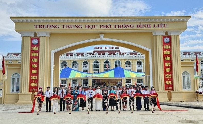 (TIN) Thầy và trò vùng cao Bình Liêu tưng bừng trong ngày khai giảng