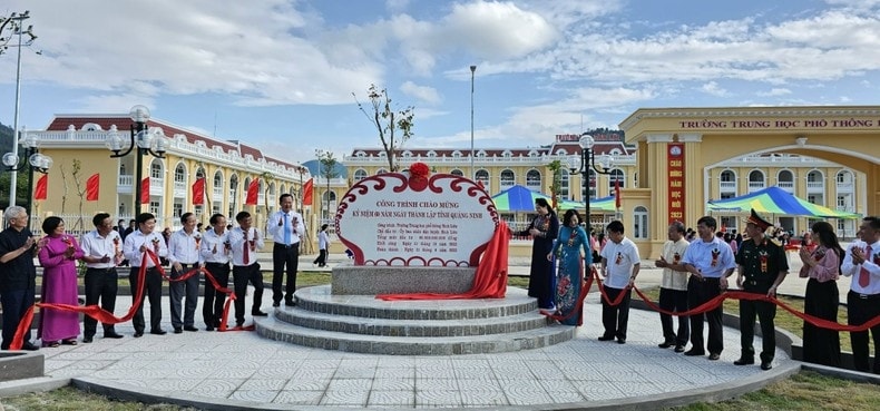 Công trình Trường Trung học phổ thông Bình Liêu được chọn gắn biển chào mừng 60 năm Ngày thành lập tỉnh Quảng Ninh (30/10/1963-30/10/2023) Công trình Trường Trung học phổ thông Bình Liêu được chọn gắn biển chào mừng 60 năm Ngày thành lập tỉnh Quảng Ninh (30/10/1963-30/10/2023)