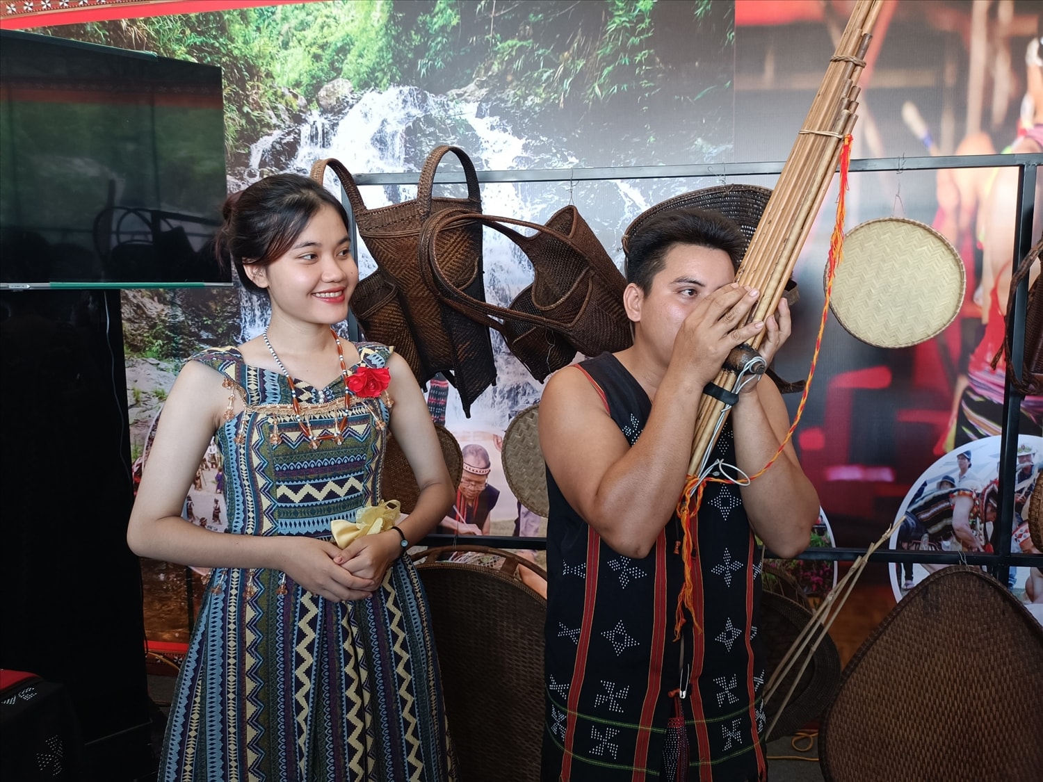 Giới thiệu văn hóa truyền thống của đồng bào các dân tộc tỉnh Quảng Nam Giới thiệu văn hóa truyền thống của đồng bào các dân tộc tỉnh Quảng Nam