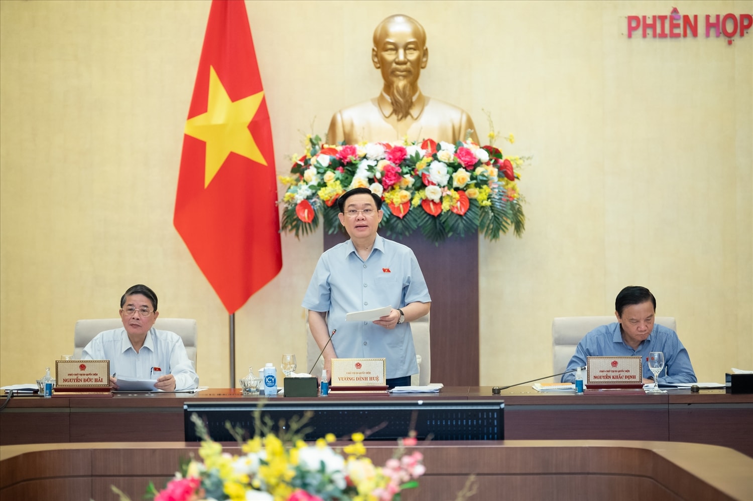 Chủ tịch Quốc hội Vương Đình Huệ phát biểu khai mạc phiên họp