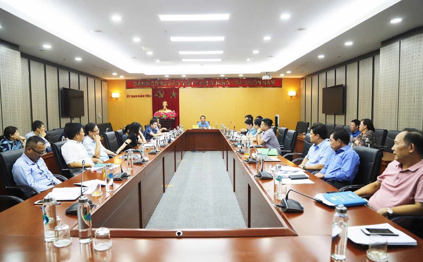 Quang cảnh cuộc họp Quang cảnh cuộc họp