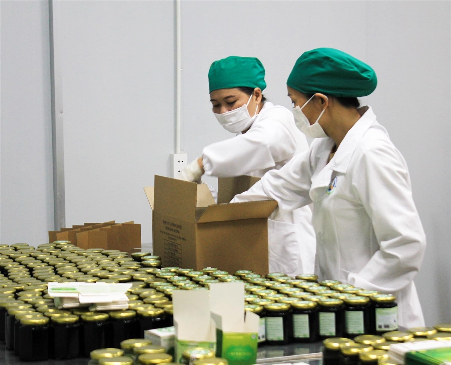 Sản phẩm Trà túi lọc cà gai leo, bột rau má sấy lạnh, mật ong của Hợp tác xã Tĩnh Sáng Đường được công nhận là sản phẩm OCOP tiêu chuẩn 3 sao của tỉnh Nghệ An. Sản phẩm Trà túi lọc cà gai leo, bột rau má sấy lạnh, mật ong của Hợp tác xã Tĩnh Sáng Đường được công nhận là sản phẩm OCOP tiêu chuẩn 3 sao của tỉnh Nghệ An.