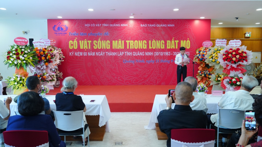 Khai mạc triển lãm 