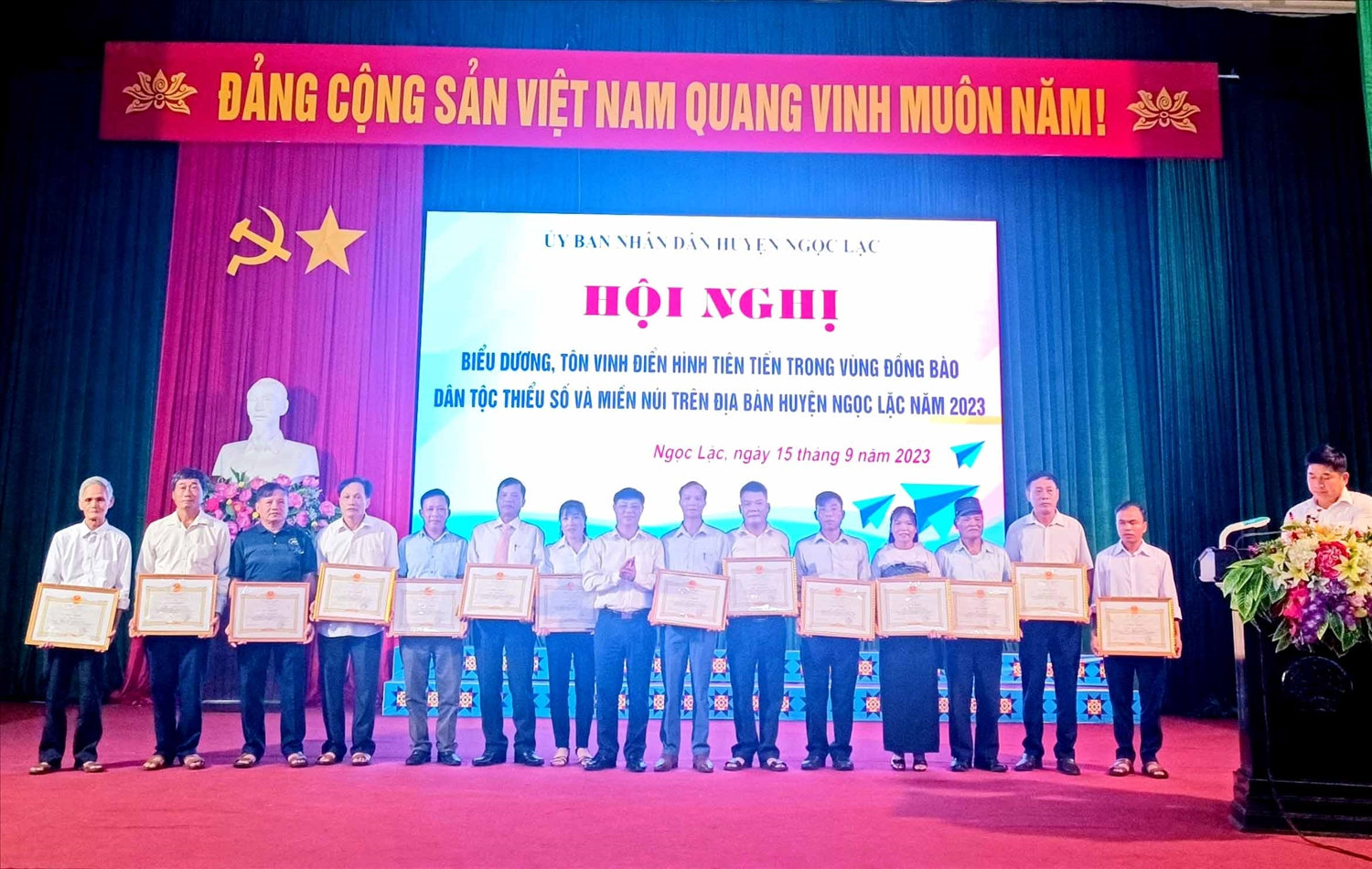 Các  cá nhân được Chủ tịch UBND huyện Ngọc Lặc tặng Giấy khen vì đã có thành tích tiêu biểu, điển hình tiên tiến trong vùng đồng bào DTTS và miền núi huyện Ngọc Lặc năm 2023