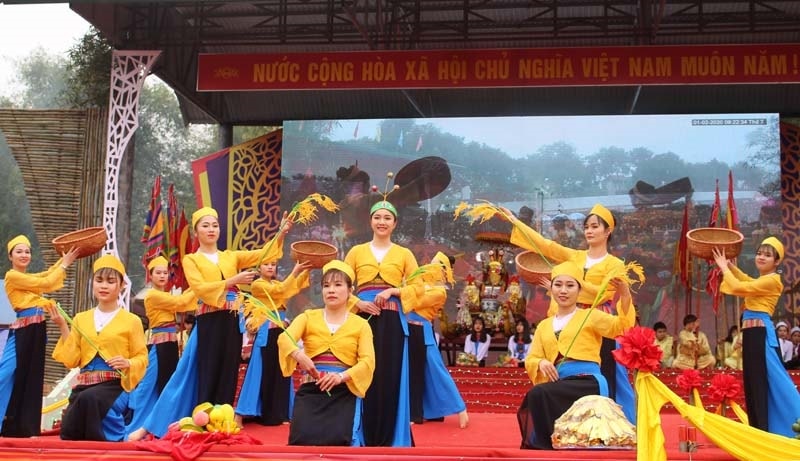 Làn điệu dân ca là món ăn tinh thần đặc sắc, không thể thiếu trong hoạt động Lễ hội Khai hạ Mường Bi (Hòa Bình)