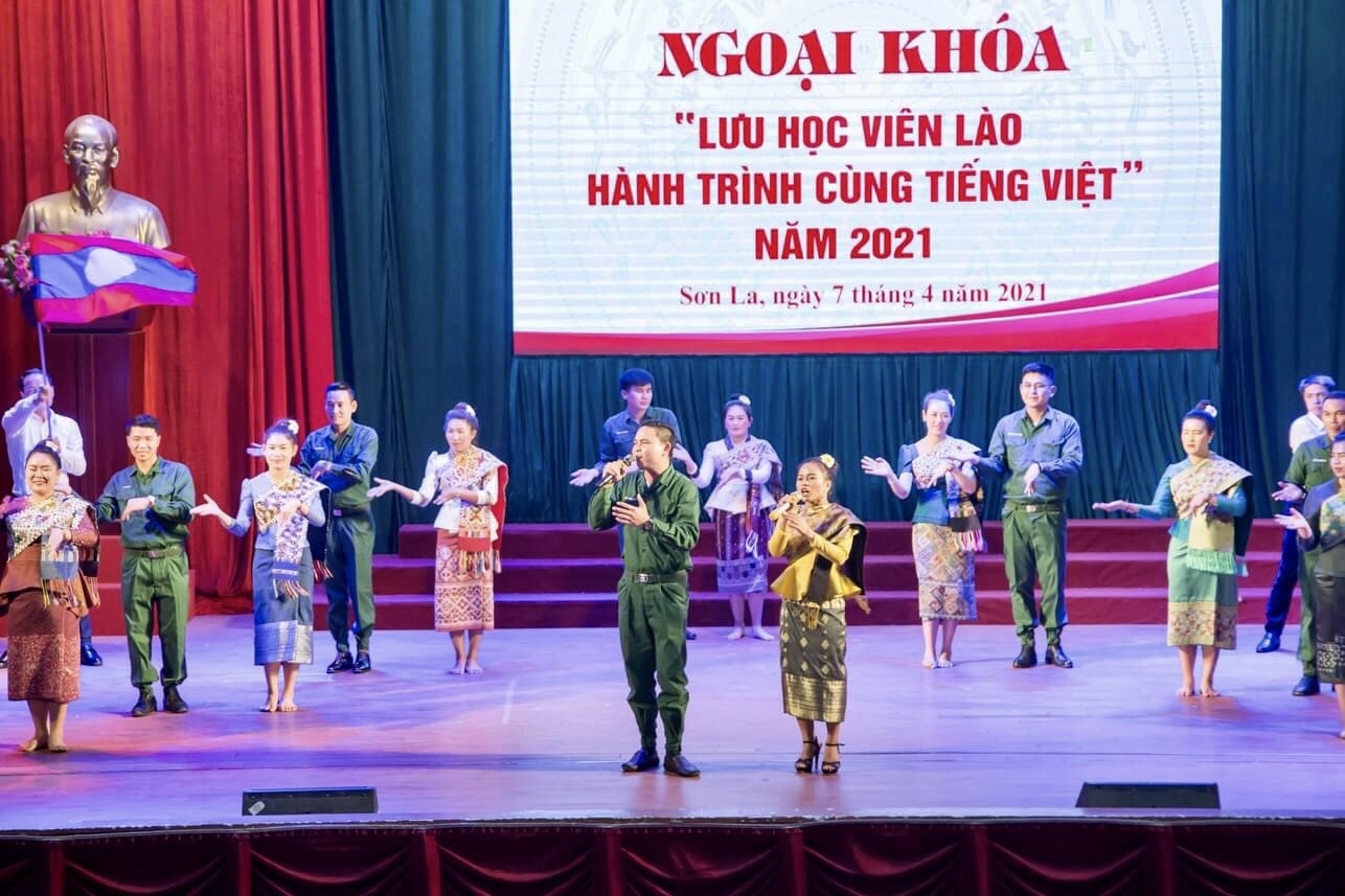 Chương trình Ngoại khoá nhằm nâng cao chất lượng đào tạo tiếng Việt cho LHS Lào tại Sơn La. Chương trình Ngoại khoá nhằm nâng cao chất lượng đào tạo tiếng Việt cho LHS Lào tại Sơn La.