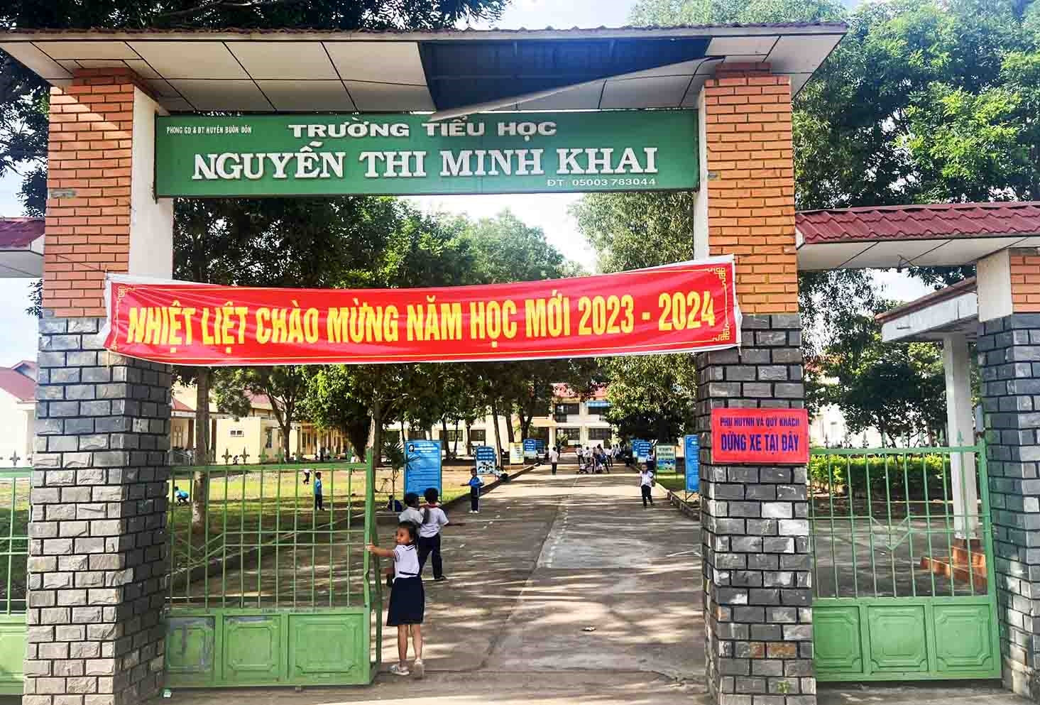 Trường Tiểu học Nguyễn Thị Minh Khai có 16 lớp mà 3 giáo viên môn Âm Nhạc Trường Tiểu học Nguyễn Thị Minh Khai có 16 lớp mà 3 giáo viên môn Âm Nhạc