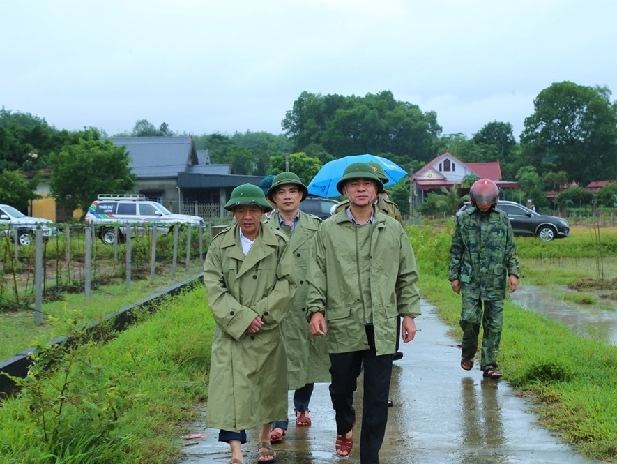 Lãnh đạo tỉnh Thanh Hóa kiểm tra tình hình mưa lụt trên địa bàn (Ảnh Quốc Hương ) Lãnh đạo tỉnh Thanh Hóa kiểm tra tình hình mưa lụt trên địa bàn (Ảnh Quốc Hương )