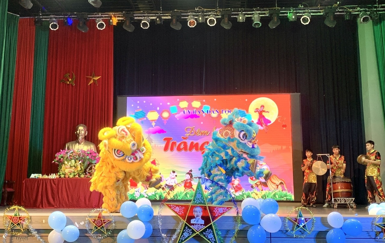 Tiết mục múa lân đặc sắc tại Đêm hội