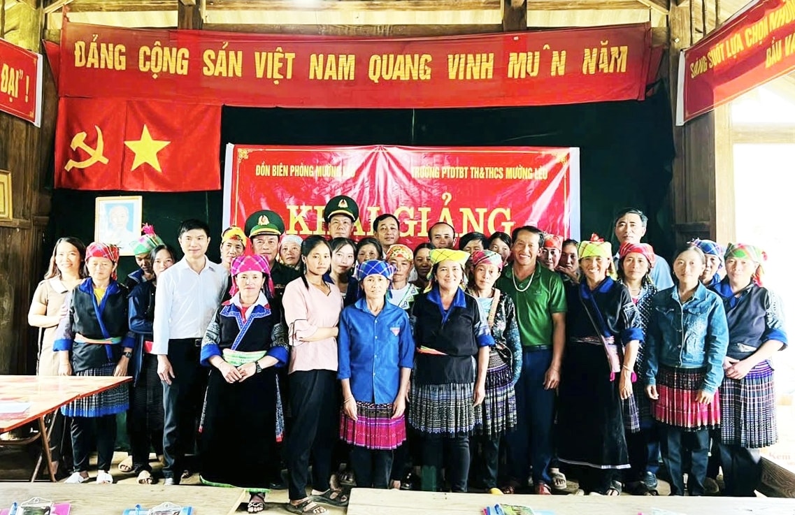 Các học viên đều là người dân tộc Mông tại Lễ khai giảng. (Ảnh: Hoàng Giáp)