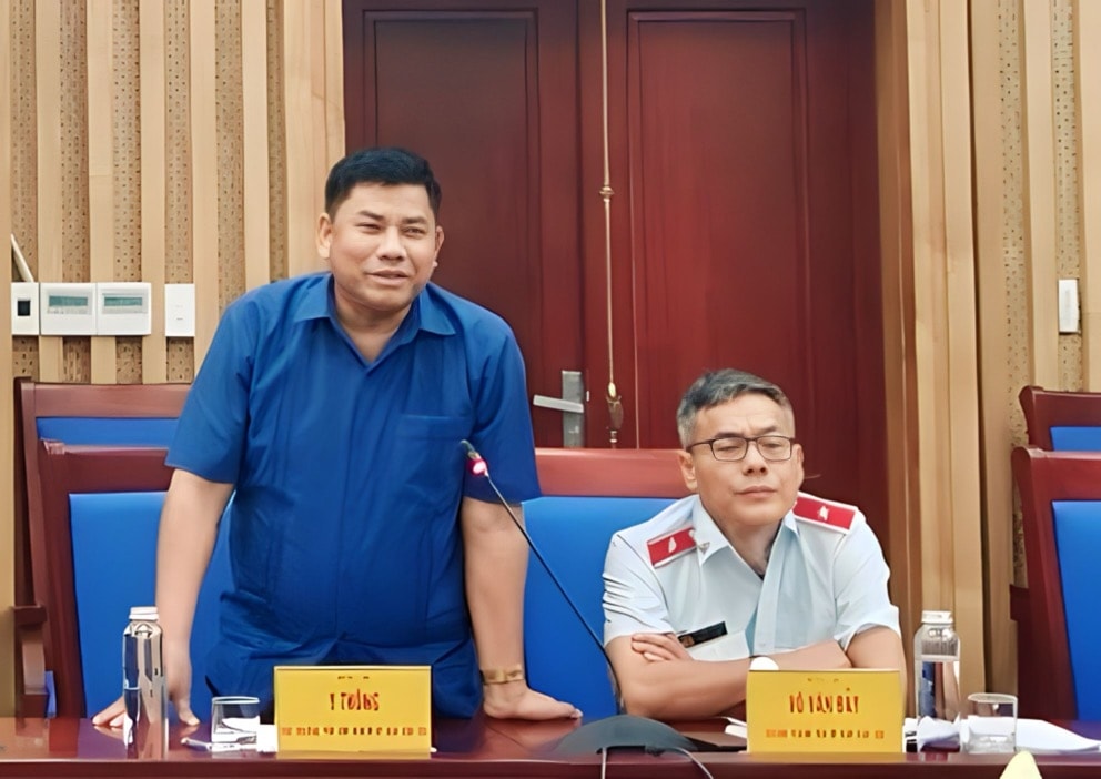 Thứ trưởng, Phó Chủ nhiệm Y Thông phát biểu tại Hội nghị
