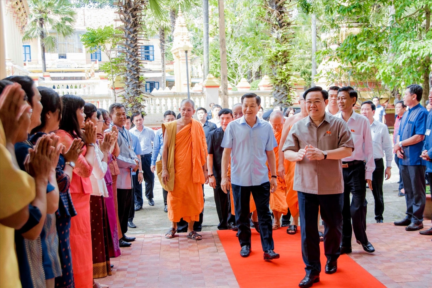 Ủy viên Bộ Chính trị, Chủ tịch Quốc hội Vương Đình Huệ; Phó Thủ tướng Chính phủ Lê Minh Khái và đoàn công tác Quốc hội đến thăm, chúc mừng Lễ Sen Dolta đồng bào Khmer năm 2023 Ủy viên Bộ Chính trị, Chủ tịch Quốc hội Vương Đình Huệ; Phó Thủ tướng Chính phủ Lê Minh Khái và đoàn công tác Quốc hội đến thăm, chúc mừng Lễ Sen Dolta đồng bào Khmer năm 2023