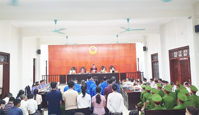 Toàn cảnh phiên tòa