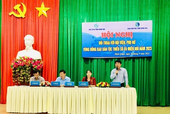 Chủ tọa Hội nghị điều hành buổi đối thoại.