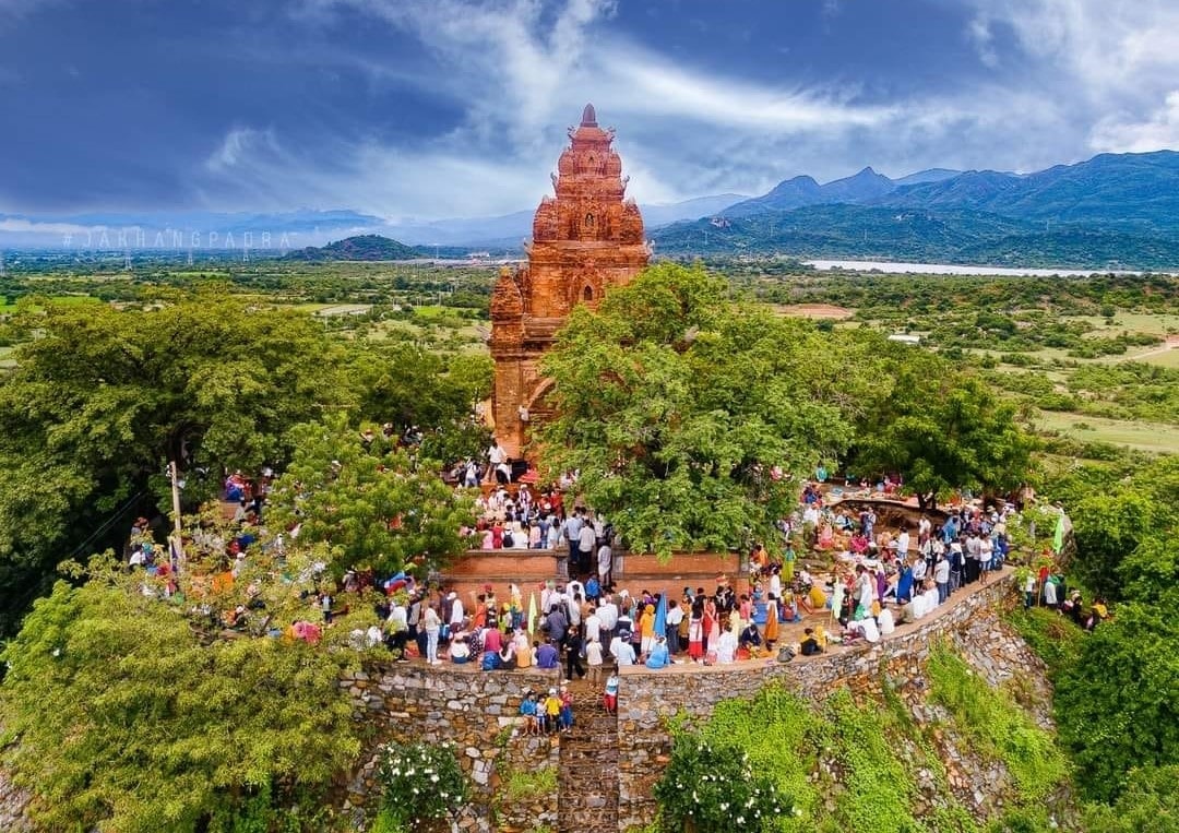 Tháp Pô Klong Garai ở đồi Trầu thuộc phường Đô Vinh, TP. Phan Rang - Tháp Chàm (Ninh Thuận)- được công nhận Di tích Quốc gia đặc biệt năm 2016. (Ảnh Phùng Hà Trung)