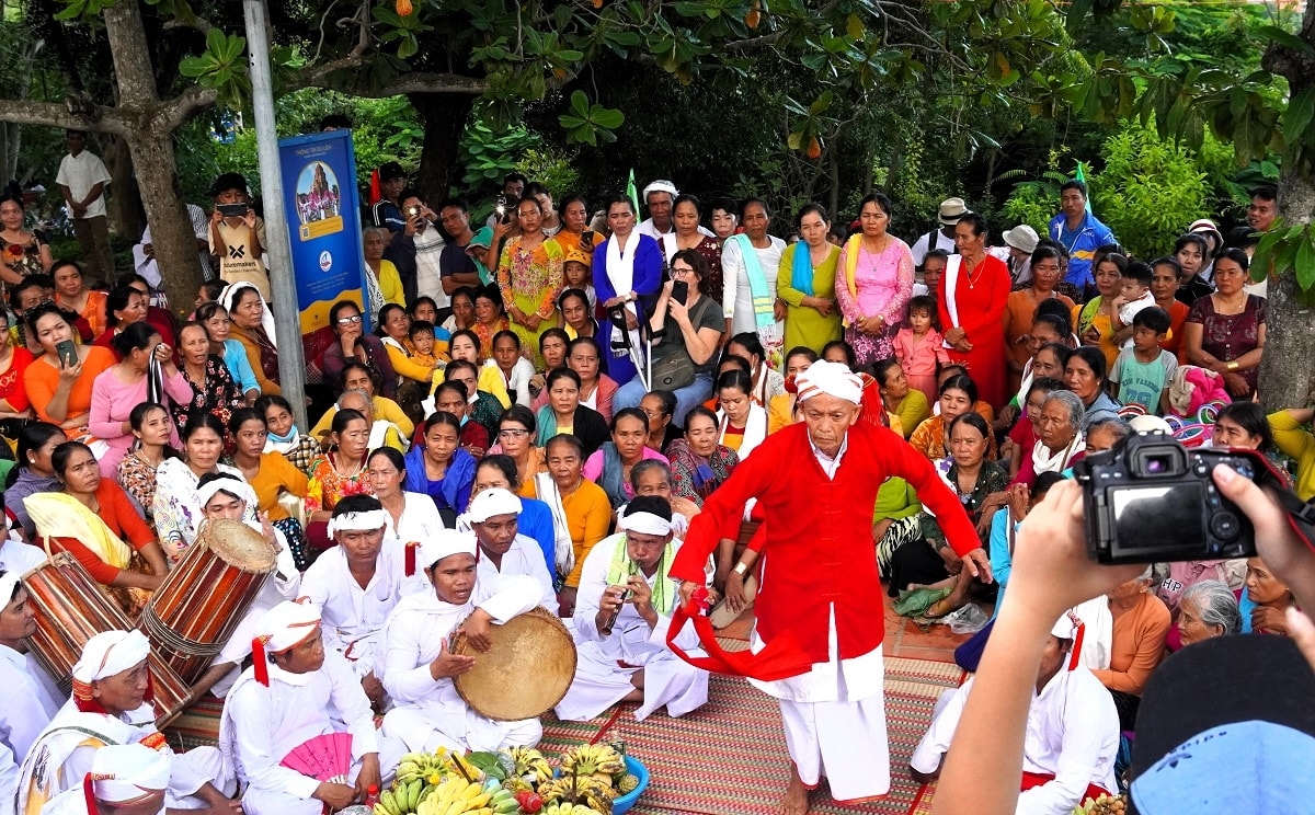 Nghi thức cúng cầu an 