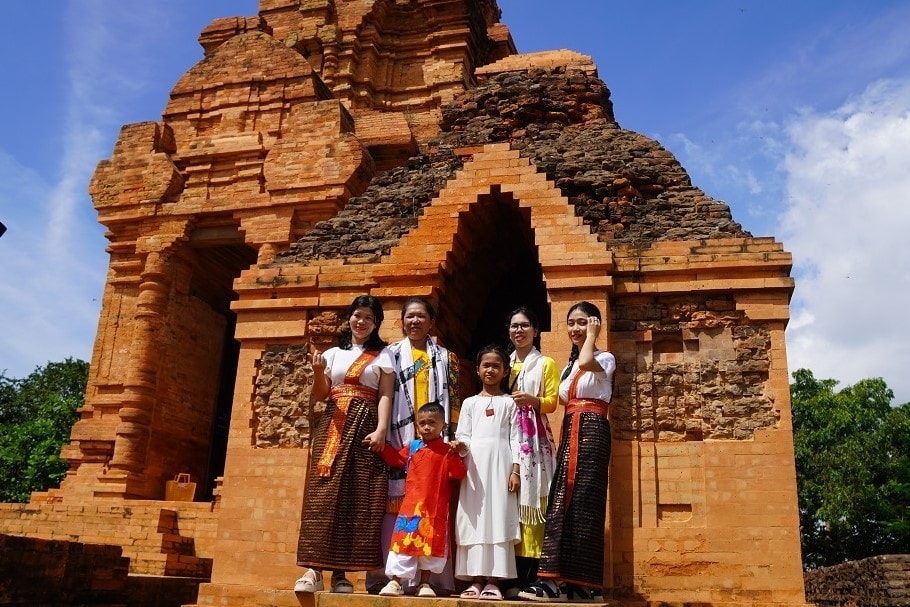 Katê cũng là dịp để gia đình sum họp, cùng nhau lên tháp vui hộ
