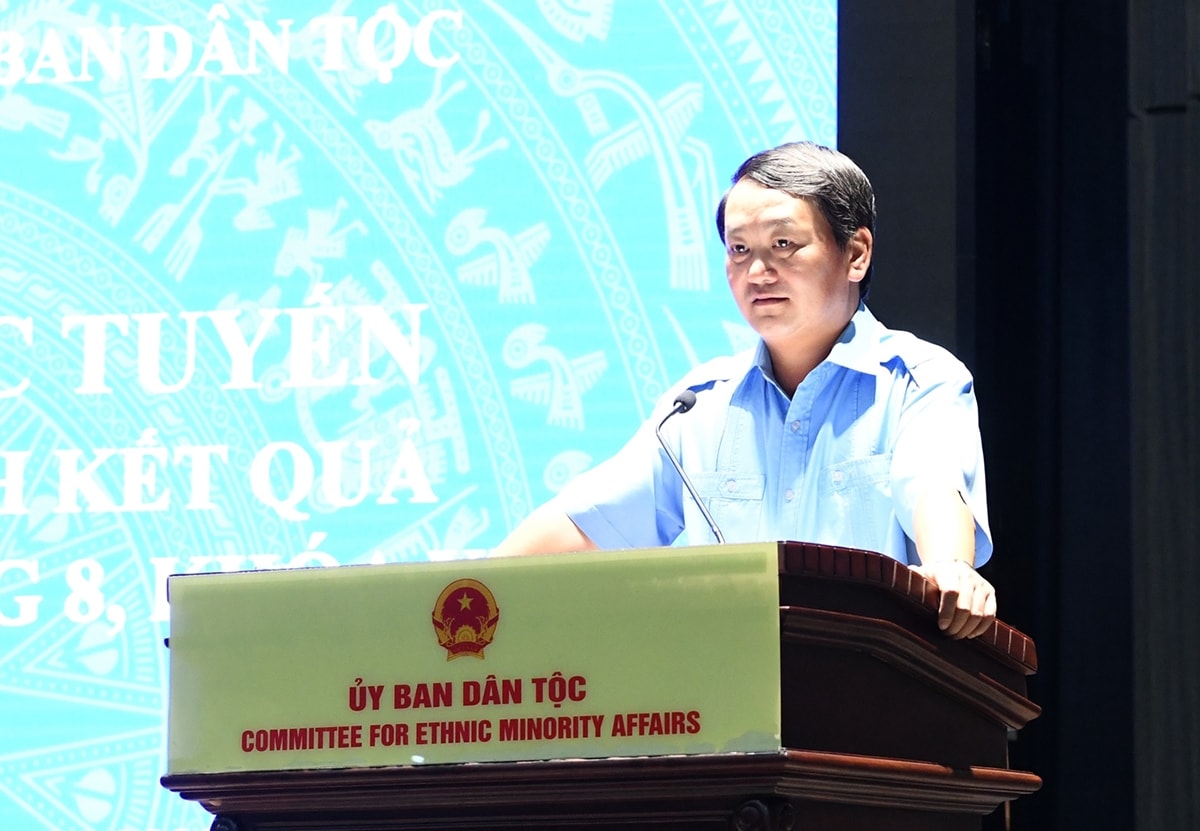 Bí thư ban Cán sự Đảng, Bộ trưởng, Chủ nhiệm Ủy ban Dân tộc Hầu A Lềnh thông báo kết quả của Hội nghị Trung ương 8 tới cán bộ, đảng viên Bí thư ban Cán sự Đảng, Bộ trưởng, Chủ nhiệm Ủy ban Dân tộc Hầu A Lềnh thông báo kết quả của Hội nghị Trung ương 8 tới cán bộ, đảng viên
