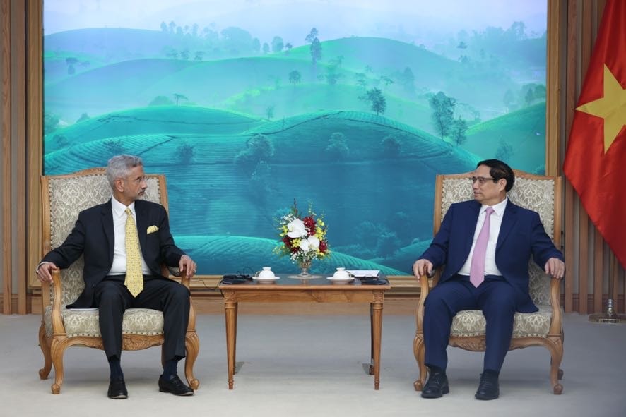 Thủ tướng đề nghị hai bên tích cực mở rộng hợp tác trên những lĩnh vực mới như chuyển đổi số, ứng phó với biến đổi khí hậu và chuyển đổi năng lượng, tăng trưởng xanh... - Ảnh: VGP/Nhật Bắc