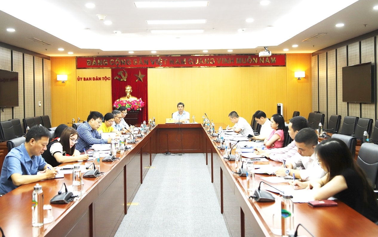 Quang cảnh cuộc họp