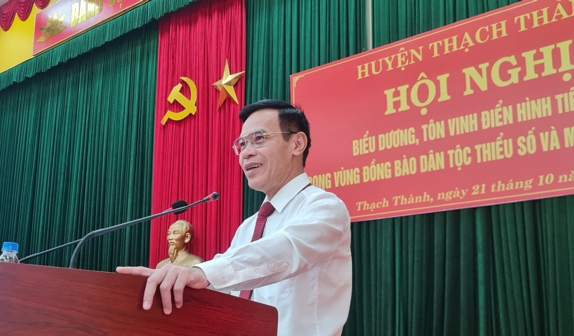 Ông Nguyễn Đình Tam, Phó Chủ tịch UBND huyện Thạch Thành phát biểu khai mạc Hội nghị Ông Nguyễn Đình Tam, Phó Chủ tịch UBND huyện Thạch Thành phát biểu khai mạc Hội nghị