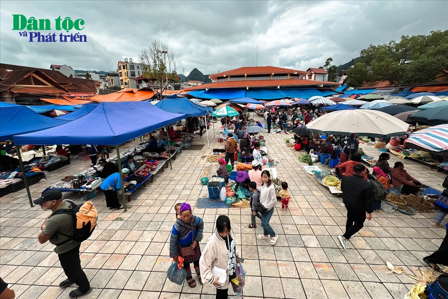 Bâng khuâng sắc màu văn hóa chợ phiên Bắc Hà 
