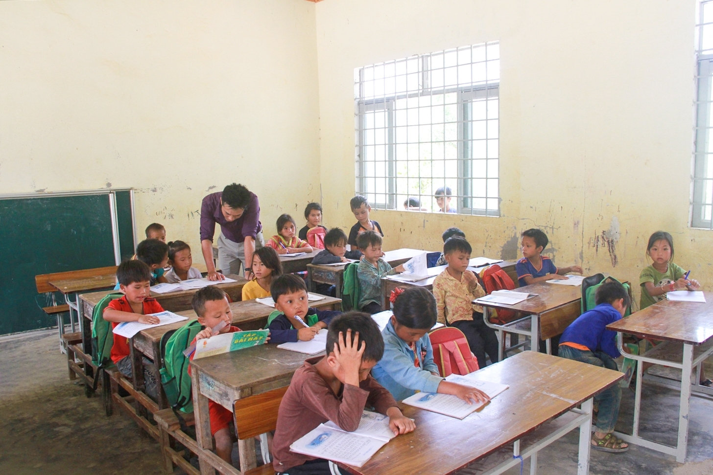 Gần 14.000 học sinh ở Đăk Lăk có hoàn cảnh khó khăn được hỗ trợ gạo 