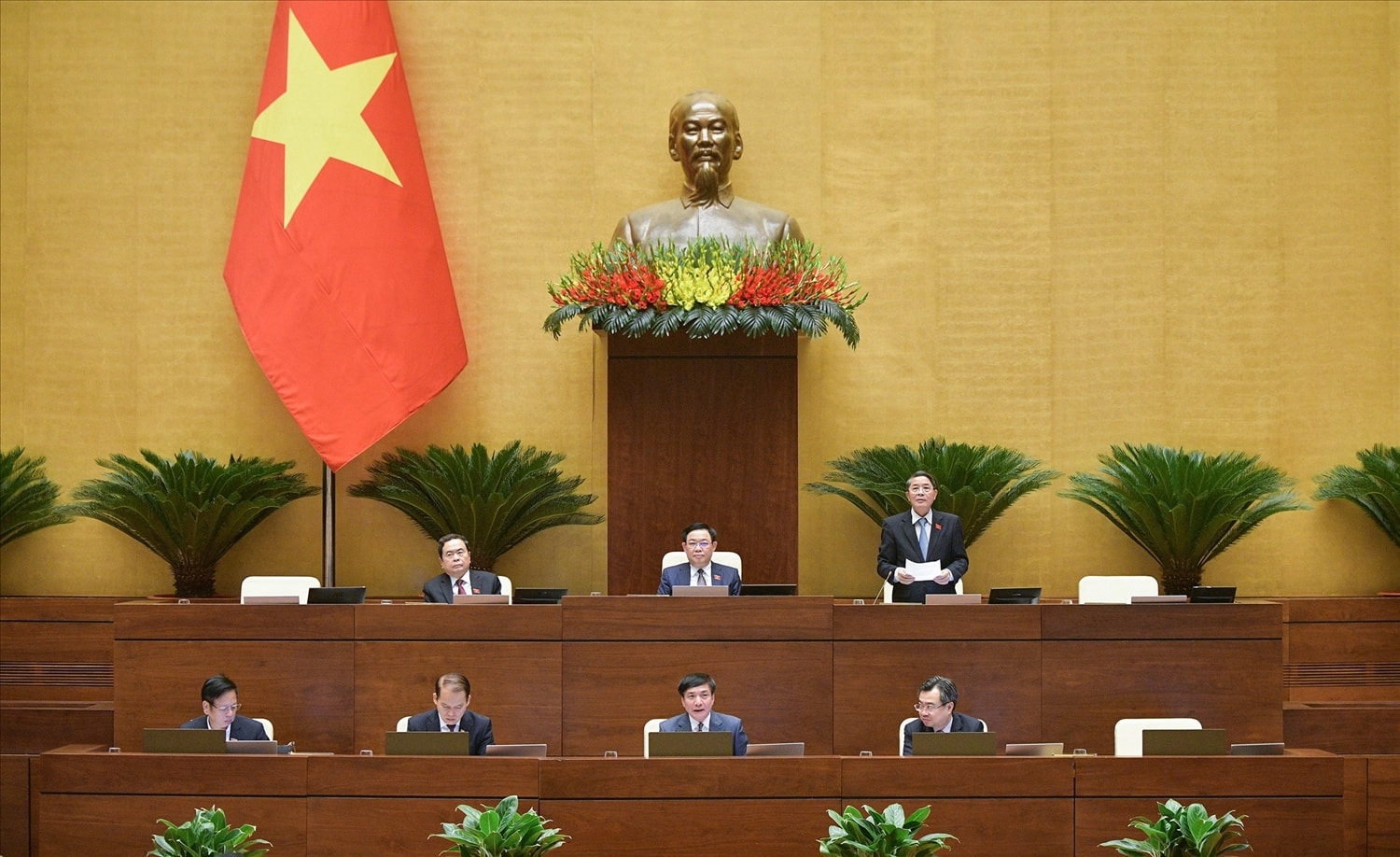 Phó Chủ tịch Quốc hội Nguyễn Đức Hải điều hành phiên thảo luận