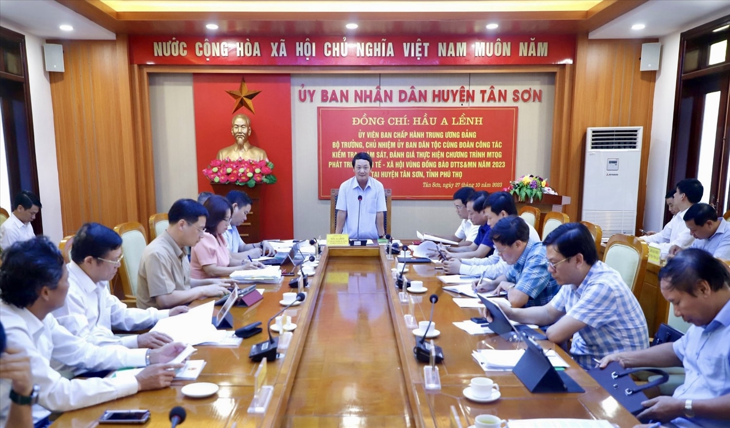 Bộ trưởng, Chủ nhiệm UBDT Hầu A Lềnh chủ trì buổi làm việc với UBND tỉnh Phú Thọ Bộ trưởng, Chủ nhiệm UBDT Hầu A Lềnh chủ trì buổi làm việc với UBND tỉnh Phú Thọ