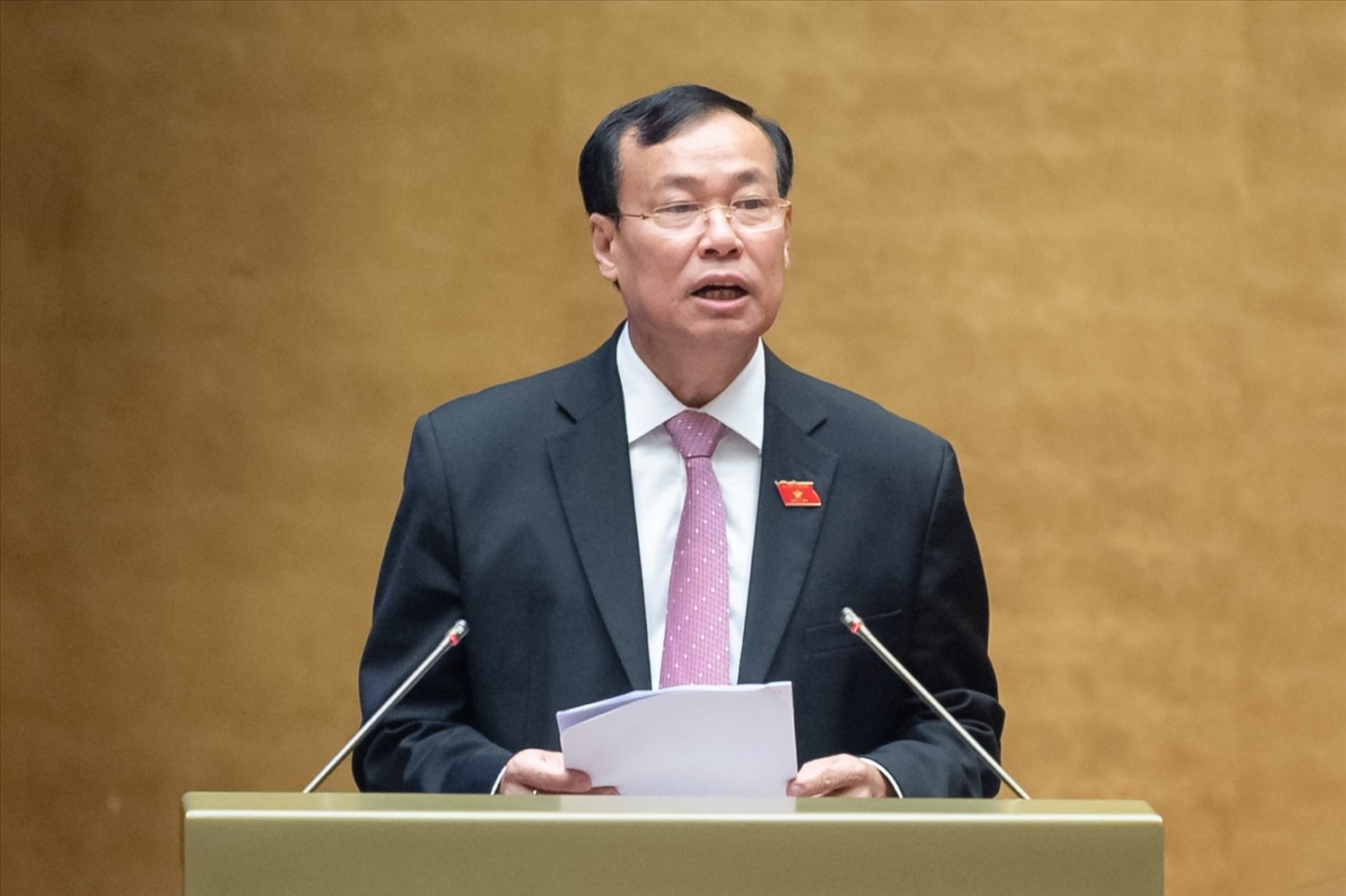 Chủ nhiệm Ủy ban Quốc phòng và An ninh Lê Tấn Tới trình bày Báo cáo giải trình, tiếp thu, chỉnh lý dự thảo Luật Lực lượng tham gia bảo vệ an ninh, trật tự ở cơ sở Chủ nhiệm Ủy ban Quốc phòng và An ninh Lê Tấn Tới trình bày Báo cáo giải trình, tiếp thu, chỉnh lý dự thảo Luật Lực lượng tham gia bảo vệ an ninh, trật tự ở cơ sở