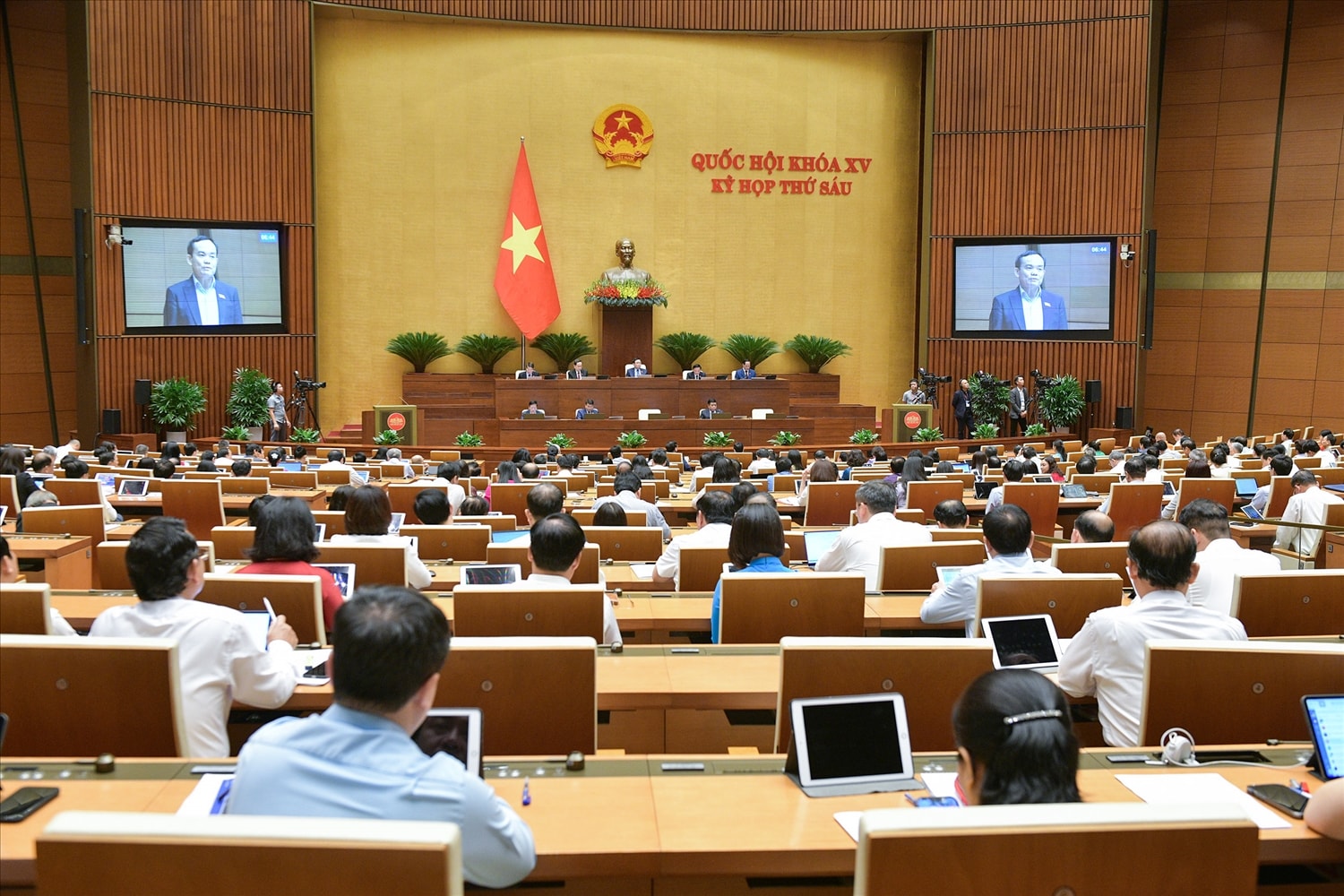 Quang cảnh phiên thảo luận Quang cảnh phiên thảo luận